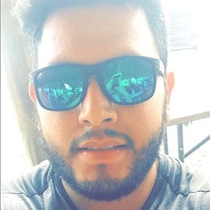 Meet your Posher, Luis